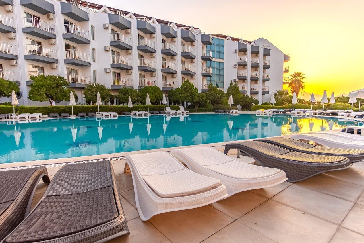 מרמריס Luna Beach Deluxe Hotel מראה חיצוני תמונה
