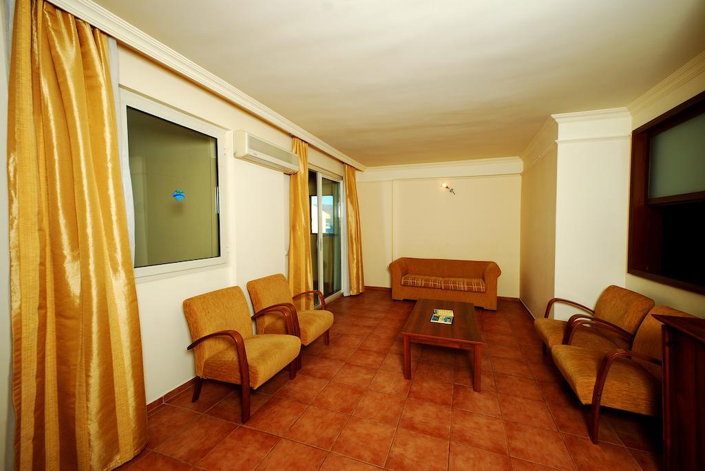מרמריס Luna Beach Deluxe Hotel חדר תמונה
